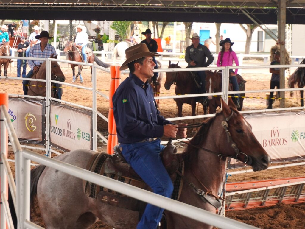 Leilão IHS Horse Show movimenta a 54ª Exposição Agropecuária de Itapetinga com genética de elite e grandes negócios 7 70532171 a82b 49cf a731 64917ae90e30 - Portal Sudoeste em Foco