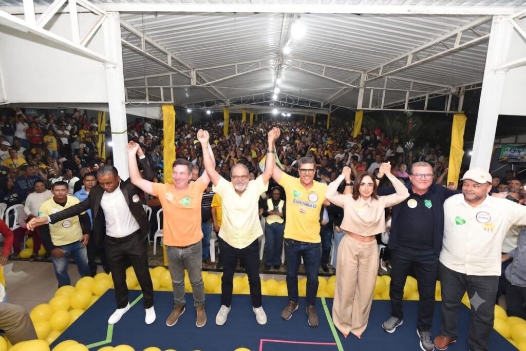 Força Política: Eduardo Hagge reúne multidão em lançamento de pré-candidaturas a deputados em Itapetinga 14 bdf34dc2 b688 4858 9ad7 3f0f27effd2a 1 - Portal Sudoeste em Foco